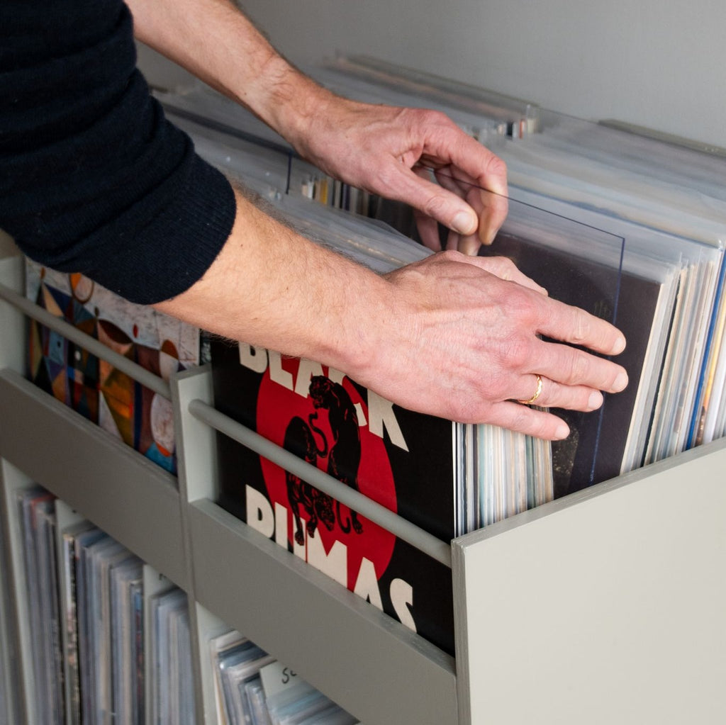 Plexiglas voor vinylplaten – houdt huisdieren uit de buurt van LP-opslag